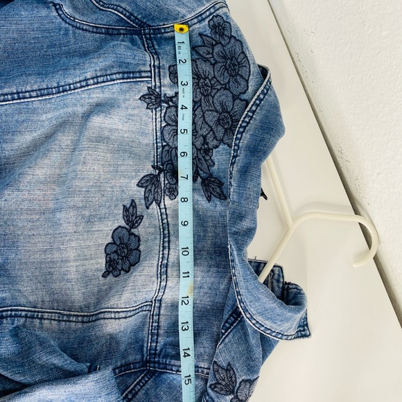 Jean jacket - Picture 4 of 5